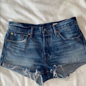 Levi’s 501 jean shorts excellent condition